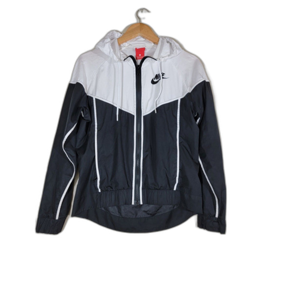 Nike Jackets & Blazers - Nike Women's Hoodie Windbreaker Black & White Jacket - Small